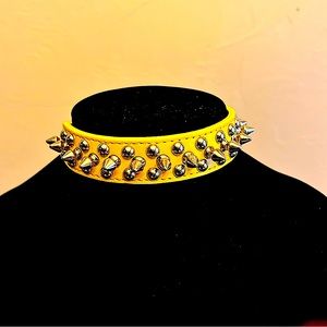 Choker Dazzling And Dangerous